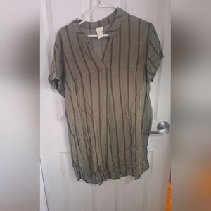 FREE W PURCHASE Shirt dress H&H